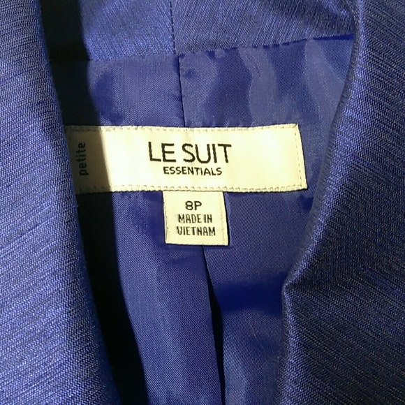 Le suit  ladies Blazer and skirt - Picture 7 of 8